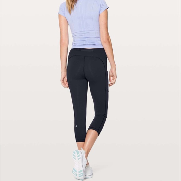 Lululemon Speed Up Crop 21” Black - Picture 2 of 11